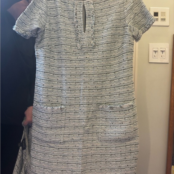 St. John’s Classic Tweed dress set in Light Gray - Picture 2 of 4